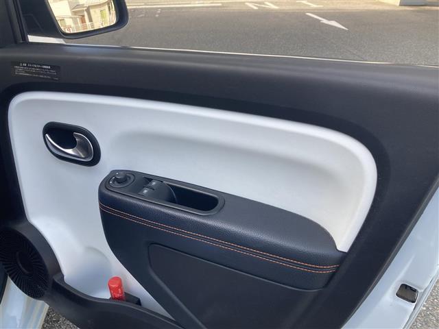 トゥインゴ バイブス　★ワンオーナー★ディスプレイオーディオ★Ｂｌｕｅｔｏｏｔｈ／ＦＭ／ＡＭ★バックカメラ★ＥＴＣ★ドライブレコーダー★Ｄ／Ｎ　シートヒーター★クルーズコントロール★レーンキープアシスト（22枚目）