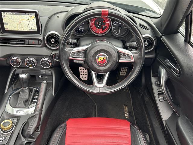 アバルト124 スパイダー ベースグレード(13枚目)