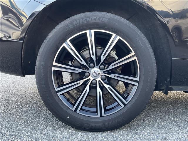 XC60 T5 AWD インスクリプション 1オナ/茶革/ナビ/TV/BT/19AW/衝突軽減B(5枚目)