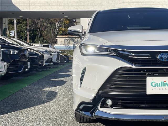 ハリアーハイブリッド Ｚ　レザーパッケージ　１オナ／調光パノラマＲ／モデリスタエアロＧＲＡＮ　ＢＬＡＺＥ　ＳＴＹＬＥ／フロントエアロＬＥＤ付／シグネチャーイルミ／パノラミックビュー／置く充電（4枚目）