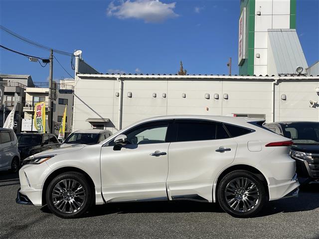 ハリアーハイブリッド Ｚ　レザーパッケージ　１オナ／調光パノラマＲ／モデリスタエアロＧＲＡＮ　ＢＬＡＺＥ　ＳＴＹＬＥ／フロントエアロＬＥＤ付／シグネチャーイルミ／パノラミックビュー／置く充電（8枚目）