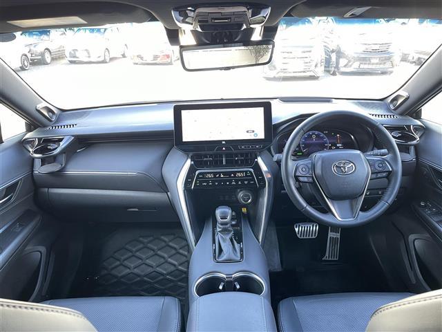 ハリアーハイブリッド Ｚ　レザーパッケージ　１オナ／調光パノラマＲ／モデリスタエアロＧＲＡＮ　ＢＬＡＺＥ　ＳＴＹＬＥ／フロントエアロＬＥＤ付／シグネチャーイルミ／パノラミックビュー／置く充電（18枚目）