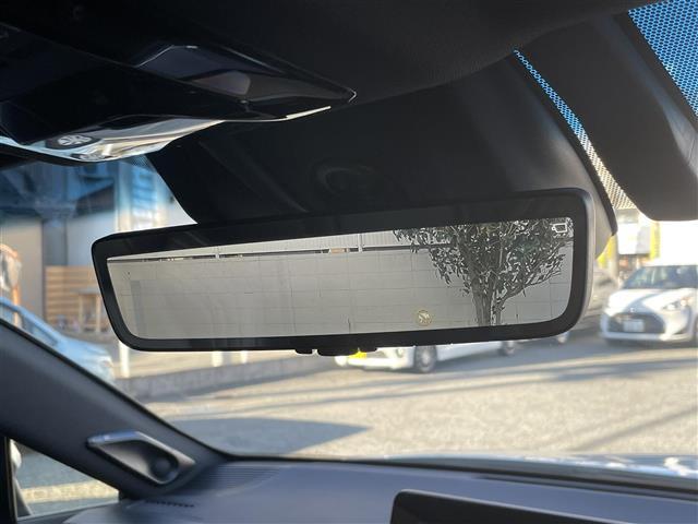 ハリアーハイブリッド Ｚ　レザーパッケージ　１オナ／調光パノラマＲ／モデリスタエアロＧＲＡＮ　ＢＬＡＺＥ　ＳＴＹＬＥ／フロントエアロＬＥＤ付／シグネチャーイルミ／パノラミックビュー／置く充電（24枚目）