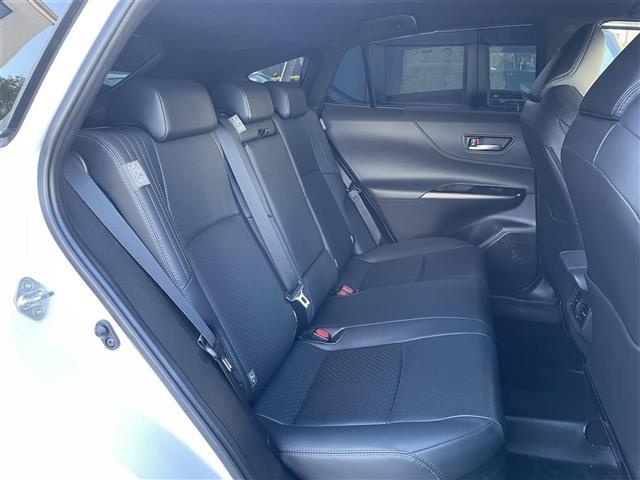 ハリアーハイブリッド Ｚ　レザーパッケージ　１オナ／調光パノラマＲ／モデリスタエアロＧＲＡＮ　ＢＬＡＺＥ　ＳＴＹＬＥ／フロントエアロＬＥＤ付／シグネチャーイルミ／パノラミックビュー／置く充電（34枚目）