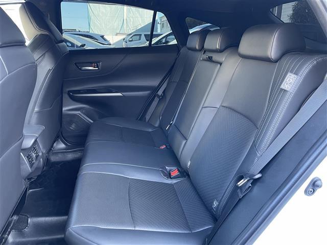 ハリアーハイブリッド Ｚ　レザーパッケージ　１オナ／調光パノラマＲ／モデリスタエアロＧＲＡＮ　ＢＬＡＺＥ　ＳＴＹＬＥ／フロントエアロＬＥＤ付／シグネチャーイルミ／パノラミックビュー／置く充電（35枚目）