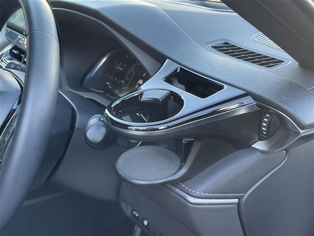 ハリアーハイブリッド Ｚ　レザーパッケージ　１オナ／調光パノラマＲ／モデリスタエアロＧＲＡＮ　ＢＬＡＺＥ　ＳＴＹＬＥ／フロントエアロＬＥＤ付／シグネチャーイルミ／パノラミックビュー／置く充電（37枚目）