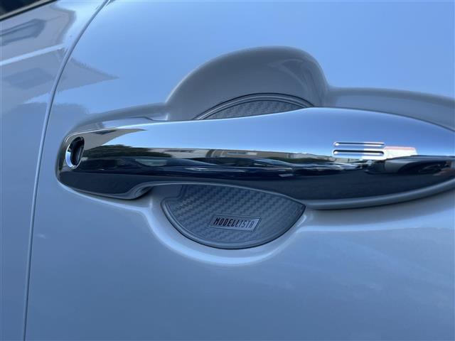 ハリアーハイブリッド Ｚ　レザーパッケージ　１オナ／調光パノラマＲ／モデリスタエアロＧＲＡＮ　ＢＬＡＺＥ　ＳＴＹＬＥ／フロントエアロＬＥＤ付／シグネチャーイルミ／パノラミックビュー／置く充電（39枚目）