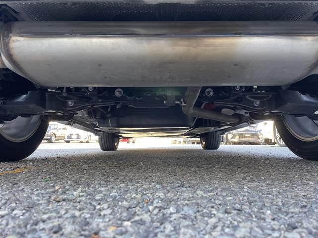 ハリアーハイブリッド Ｚ　レザーパッケージ　１オナ／調光パノラマＲ／モデリスタエアロＧＲＡＮ　ＢＬＡＺＥ　ＳＴＹＬＥ／フロントエアロＬＥＤ付／シグネチャーイルミ／パノラミックビュー／置く充電（43枚目）