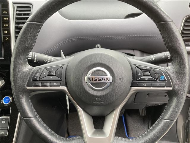 セレナ e-パワー ハイウェイスターV ワンオーナー 純正ナビゲーション Bluetooth接続 フルセグテレビ アラウンドビューモニター フリップダウンモニター シートヒーター ステアリングヒーター ETC 保証書 取扱説明書 整備手帳(10枚目)