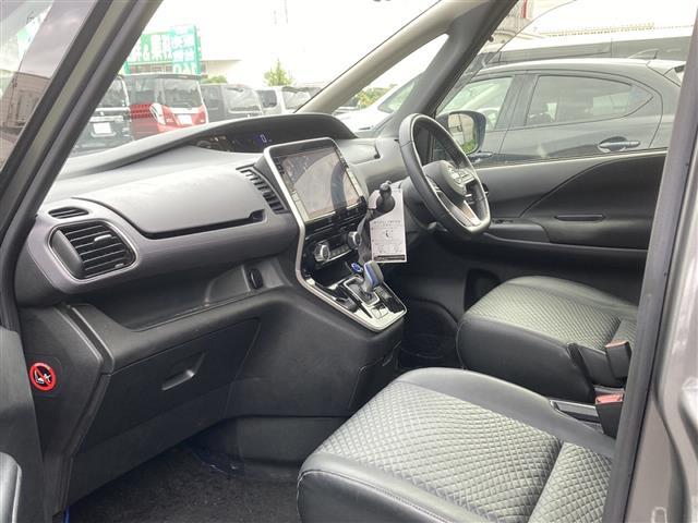 セレナ e-パワー ハイウェイスターV ワンオーナー 純正ナビゲーション Bluetooth接続 フルセグテレビ アラウンドビューモニター フリップダウンモニター シートヒーター ステアリングヒーター ETC 保証書 取扱説明書 整備手帳(23枚目)