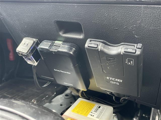 ハイゼットトラック ジャンボ　エクストラ　ナビゲーション　フルセグテレビ　ＣＤ＆ＤＶＤ　ブルートゥ―ス　ＵＳＢ接続　バックカメラ　ドライブレコーダ―　ＥＴＣ　プッシュスタート　衝突軽減ブレーキ　保証書　取扱説明書　整備手帳　スマートキーＸ２個（8枚目）