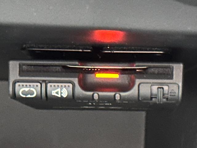 ノート Ｘ　ＤＩＧ－Ｓ　☆純正ナビ　ＢＴ／フルセグＴＶ／ＣＤ／ＤＶＤ／ＳＤ☆バックカメラ☆ＥＴＣ☆スマートキー☆電動格納ミラー☆純正フロアマット☆アイドリングストップ（10枚目）