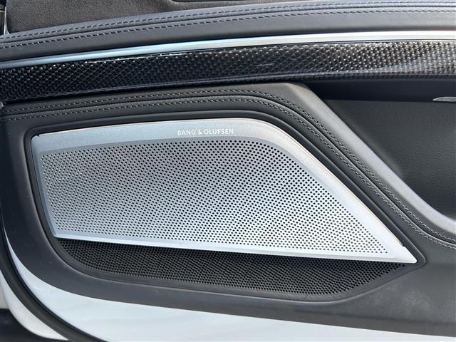 S8 ベースグレード ワンオーナー 純正メモリナビ Audiドライバーアシスト Audiドライブセレクト サンルーフ BANG&OLVFSENサウンド アラウンドビュー・バックカメラ 4WD ターボ パワーバックドア(6枚目)