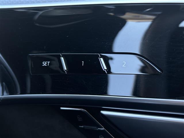 S8 ベースグレード ワンオーナー 純正メモリナビ Audiドライバーアシスト Audiドライブセレクト サンルーフ BANG&OLVFSENサウンド アラウンドビュー・バックカメラ 4WD ターボ パワーバックドア(10枚目)