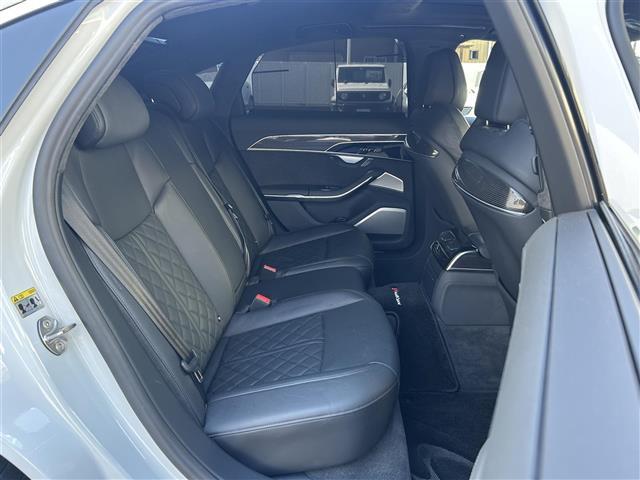 S8 ベースグレード ワンオーナー 純正メモリナビ Audiドライバーアシスト Audiドライブセレクト サンルーフ BANG&OLVFSENサウンド アラウンドビュー・バックカメラ 4WD ターボ パワーバックドア(25枚目)