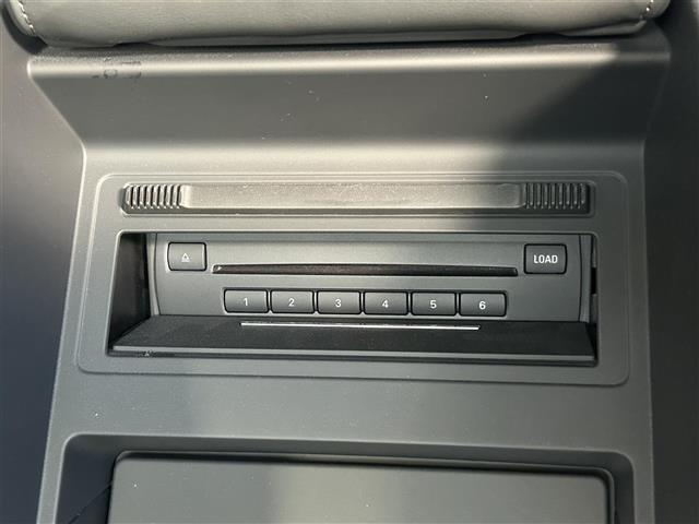 S8 ベースグレード ワンオーナー 純正メモリナビ Audiドライバーアシスト Audiドライブセレクト サンルーフ BANG&OLVFSENサウンド アラウンドビュー・バックカメラ 4WD ターボ パワーバックドア(29枚目)