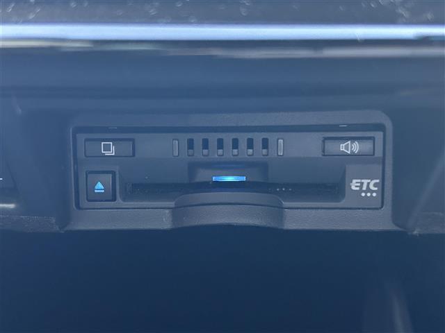 クラウンハイブリッド Ｓ　Ｃパッケージ　メーカー８型ナビ　全周囲カメラ　ドラレコ　ＨＵＤ　ビルトインＥＴＣ　追従クルコン　衝突軽減　レーンキープアシスト　電動Ｐ　オートブレーキホールド　ＲＳＡ　ＲＣＴＡ　ＢＳＭ　ＬＥＤ　レザーシート　保証書（8枚目）