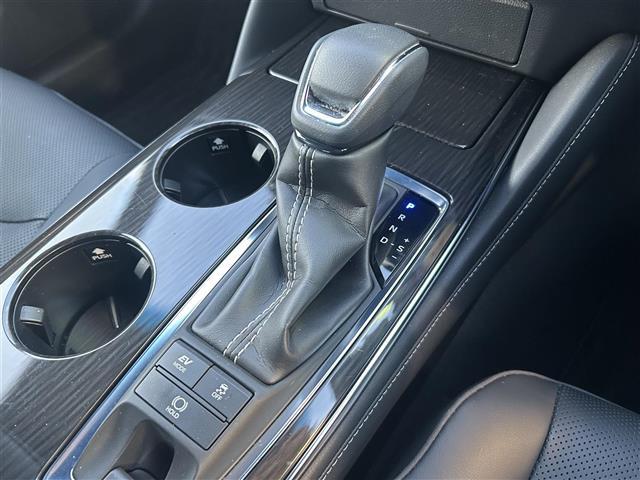クラウンハイブリッド Ｓ　Ｃパッケージ　メーカー８型ナビ　全周囲カメラ　ドラレコ　ＨＵＤ　ビルトインＥＴＣ　追従クルコン　衝突軽減　レーンキープアシスト　電動Ｐ　オートブレーキホールド　ＲＳＡ　ＲＣＴＡ　ＢＳＭ　ＬＥＤ　レザーシート　保証書（15枚目）