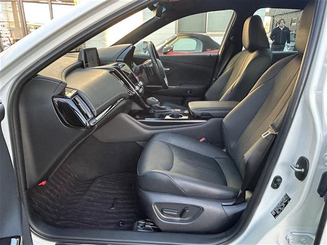 クラウンハイブリッド Ｓ　Ｃパッケージ　メーカー８型ナビ　全周囲カメラ　ドラレコ　ＨＵＤ　ビルトインＥＴＣ　追従クルコン　衝突軽減　レーンキープアシスト　電動Ｐ　オートブレーキホールド　ＲＳＡ　ＲＣＴＡ　ＢＳＭ　ＬＥＤ　レザーシート　保証書（26枚目）