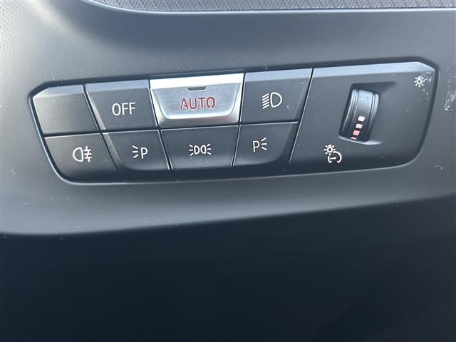 ２シリーズ Ｍ２３５ｉ　ｘＤｒｉｖｅグランクーペ　メーカーナビ　ワイヤレス充電トレイ　ドラレコ　バックカメラ　ＥＴＣ　衝突軽減　レーダークルコン　インテリジェントセーフティ　速度制限アシスト　交差点警告　レーンキープアシスト　オートブレーキホールド（17枚目）
