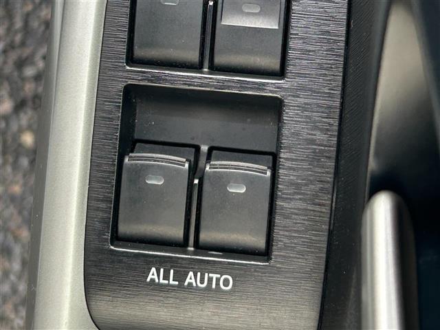 プリウス Ｇツーリングセレクション　純正ＨＤＤナビ　ＦＭ／ＡＭ／ＣＤ／ＤＶＤ／ＢＴ／フルセグ　モデリスタエアロ　バックカメラ　パワーシート（Ｄ席）　ハーフレザーシート　ＬＥＤヘッドライト　フォグランプ　純正ＡＷ１７インチ　電動格納ミラー（20枚目）