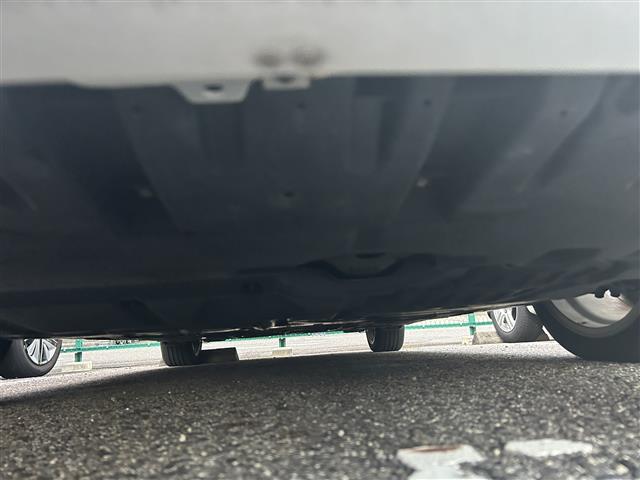 プリウス Ｇツーリングセレクション　純正ＨＤＤナビ　ＦＭ／ＡＭ／ＣＤ／ＤＶＤ／ＢＴ／フルセグ　モデリスタエアロ　バックカメラ　パワーシート（Ｄ席）　ハーフレザーシート　ＬＥＤヘッドライト　フォグランプ　純正ＡＷ１７インチ　電動格納ミラー（39枚目）