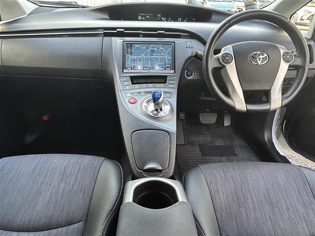 プリウス Ｇツーリングセレクション　純正ＨＤＤナビ　ＦＭ／ＡＭ／ＣＤ／ＤＶＤ／ＢＴ／フルセグ　モデリスタエアロ　バックカメラ　パワーシート（Ｄ席）　ハーフレザーシート　ＬＥＤヘッドライト　フォグランプ　純正ＡＷ１７インチ　電動格納ミラー（41枚目）