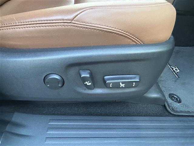 ランドクルーザープラド TX Lパッケージ 70thアニバーサリーリミテッド ワンオーナー メーカーナビ FM/AM/BT/USB/Miracast/フルセグ 全方位カメラ サンルーフ トヨタセーフティーセンス ETC2.0 レザーシート エアーシート ドライブレコーダー(18枚目)