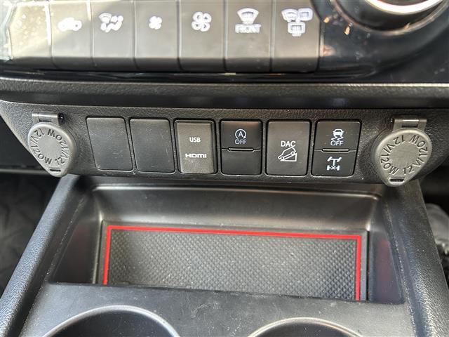 ハイラックス Z ワンオーナー 4WD 社外ディスプレイオーディオ AM FM BT LDA PCS RSA クリアランスソナー DAC バックカメラ 純正アルミ ETC オート格納ミラー スマートキー スペアキー(17枚目)
