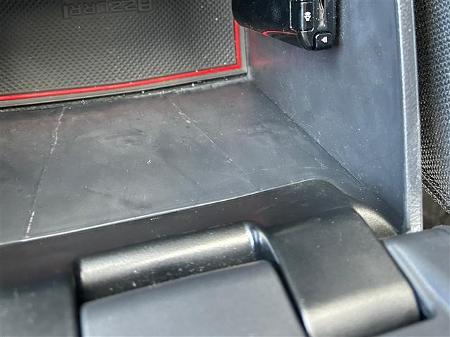 ハイラックス Z ワンオーナー 4WD 社外ディスプレイオーディオ AM FM BT LDA PCS RSA クリアランスソナー DAC バックカメラ 純正アルミ ETC オート格納ミラー スマートキー スペアキー(18枚目)