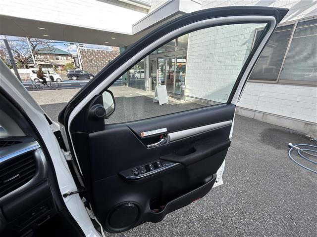 ハイラックス Z ワンオーナー 4WD 社外ディスプレイオーディオ AM FM BT LDA PCS RSA クリアランスソナー DAC バックカメラ 純正アルミ ETC オート格納ミラー スマートキー スペアキー(20枚目)