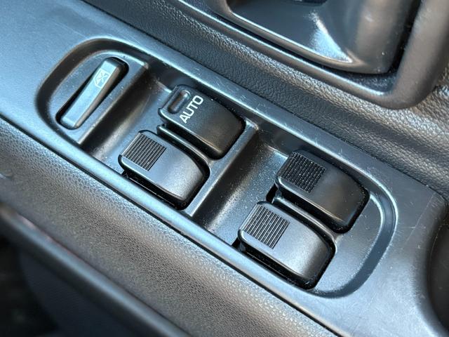 ハイゼットカーゴ クルーズ　ＳＡ　ＩＩＩ　禁煙　キャンピング　ちょいＣａｍ梓　ベッド　ルーフキャリア　リアラダー　ヒッチメンバー　両側スライドドア　社外ナビＴＶ　バックカメラ　ＥＴＣ　コーナーセンサー　社外ＡＷ　ＬＥＤオートハイ（14枚目）