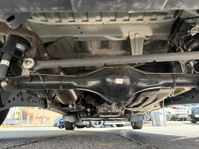 ハイゼットカーゴ クルーズ　ＳＡ　ＩＩＩ　禁煙　キャンピング　ちょいＣａｍ梓　ベッド　ルーフキャリア　リアラダー　ヒッチメンバー　両側スライドドア　社外ナビＴＶ　バックカメラ　ＥＴＣ　コーナーセンサー　社外ＡＷ　ＬＥＤオートハイ（54枚目）