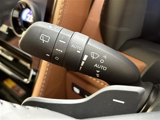 ヴェルファイア Ｚ　プレミア　ワンオーナー　ガラスルーフ　後席フリップダウンモニタ　１４インチナビ　フルセグＴＶ　スマホ連携　全方位カメラ　メモリシート　エアシート　ステアヒータ　ドラレコ前後　両側電動スライドドア　電動リアゲート（11枚目）