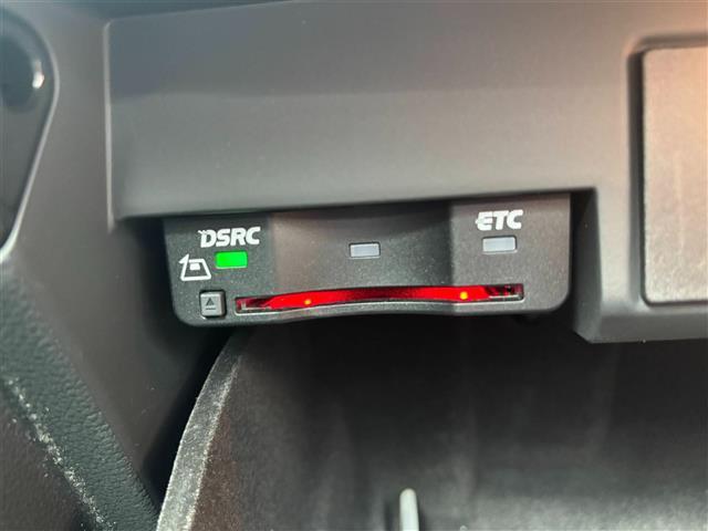 Ａ４アバント ２．０ＴＦＳＩ　純正ナビ　フルセグＴＶ　ＤＶＤ再生　Ｂｌｕｅｔｏｏｔｈ　ＵＳＢ接続　全方位カメラ　ビルトインＥＴＣ　ドライブレコーダー　パワーバックドア　レーダークルーズ　ＬＫＡ　シートヒーター　ルーフレール　ＬＥＤ（22枚目）