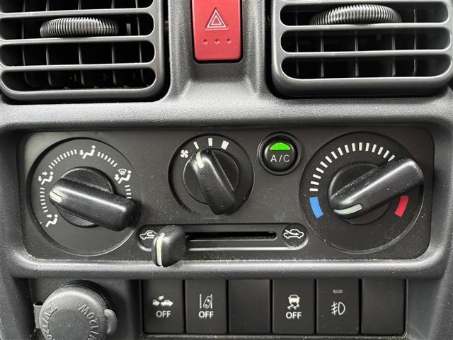 キャリイトラック スーパーキャリイ　Ｘ　ワンオーナー　禁煙　ドライブレコーダー　プリクラッシュ　ＡＢＳ　横滑り防止装置　レーンキープアシスト　オートマチックハイビーム　コーナーセンサー　フォグランプ　ドアバイザー　保証書　取扱説明書（6枚目）