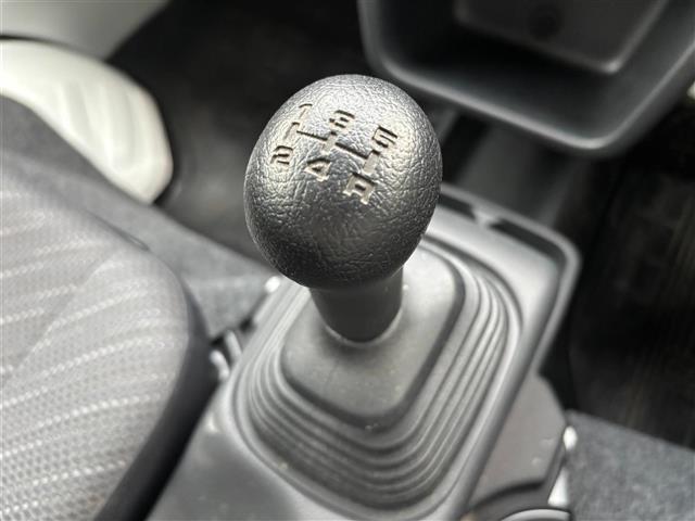 キャリイトラック スーパーキャリイ　Ｘ　ワンオーナー　禁煙　ドライブレコーダー　プリクラッシュ　ＡＢＳ　横滑り防止装置　レーンキープアシスト　オートマチックハイビーム　コーナーセンサー　フォグランプ　ドアバイザー　保証書　取扱説明書（9枚目）