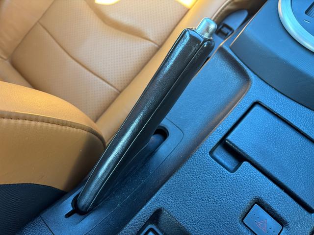 フェアレディZ バージョンT BOSEサウンド 7スピーカー 6CDチェンジャー ETC 本革シート シートヒーター パワーシート HIDライト オートエアコン 純正17インチアルミホイール キーレスエントリー スペアキー(8枚目)