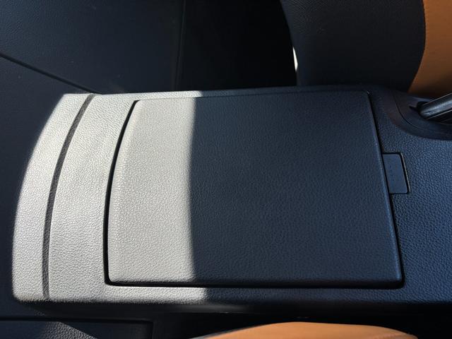 フェアレディZ バージョンT BOSEサウンド 7スピーカー 6CDチェンジャー ETC 本革シート シートヒーター パワーシート HIDライト オートエアコン 純正17インチアルミホイール キーレスエントリー スペアキー(10枚目)