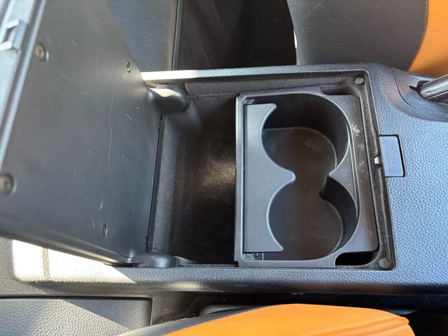 フェアレディZ バージョンT BOSEサウンド 7スピーカー 6CDチェンジャー ETC 本革シート シートヒーター パワーシート HIDライト オートエアコン 純正17インチアルミホイール キーレスエントリー スペアキー(11枚目)