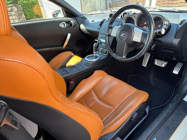 フェアレディZ バージョンT BOSEサウンド 7スピーカー 6CDチェンジャー ETC 本革シート シートヒーター パワーシート HIDライト オートエアコン 純正17インチアルミホイール キーレスエントリー スペアキー(38枚目)