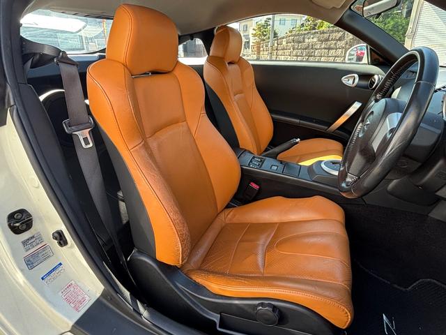 フェアレディZ バージョンT BOSEサウンド 7スピーカー 6CDチェンジャー ETC 本革シート シートヒーター パワーシート HIDライト オートエアコン 純正17インチアルミホイール キーレスエントリー スペアキー(40枚目)