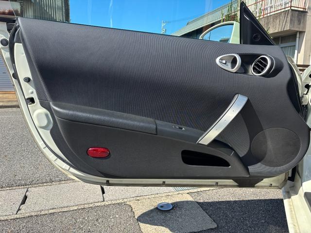 フェアレディZ バージョンT BOSEサウンド 7スピーカー 6CDチェンジャー ETC 本革シート シートヒーター パワーシート HIDライト オートエアコン 純正17インチアルミホイール キーレスエントリー スペアキー(43枚目)