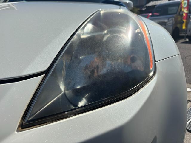 フェアレディZ バージョンT BOSEサウンド 7スピーカー 6CDチェンジャー ETC 本革シート シートヒーター パワーシート HIDライト オートエアコン 純正17インチアルミホイール キーレスエントリー スペアキー(54枚目)