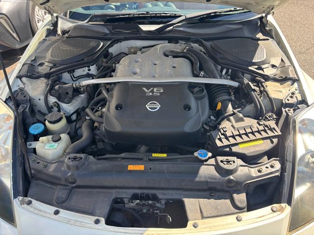 フェアレディZ バージョンT BOSEサウンド 7スピーカー 6CDチェンジャー ETC 本革シート シートヒーター パワーシート HIDライト オートエアコン 純正17インチアルミホイール キーレスエントリー スペアキー(63枚目)