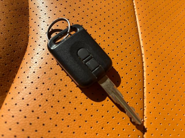 フェアレディZ バージョンT BOSEサウンド 7スピーカー 6CDチェンジャー ETC 本革シート シートヒーター パワーシート HIDライト オートエアコン 純正17インチアルミホイール キーレスエントリー スペアキー(65枚目)