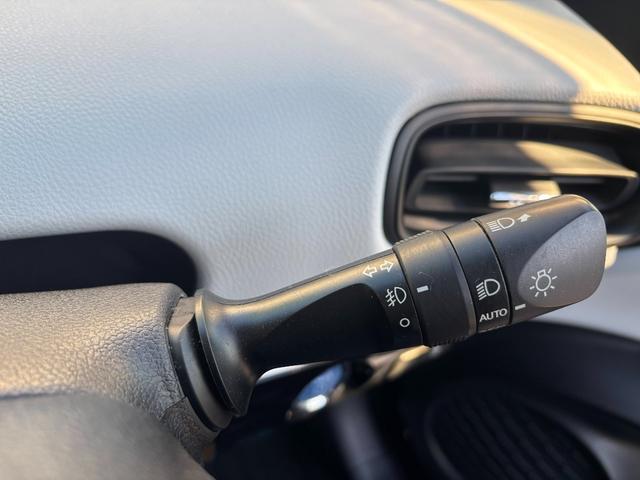 プリウス SセーフティプラスII 禁煙 ワンオーナー 純正ナビ 地デジTV Bluetooth バックカメラ ドライブレコーダー ETC 前後コーナーセンサー LEDオートハイビーム レーダークルーズ LKA BSM 1500W電源(19枚目)