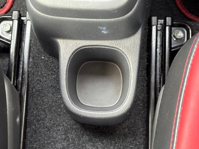 ジムニー クロスアドベンチャー　禁煙　パートタイム４ＷＤ　背面タイヤ　ＥＴＣ　ナビ　地デジＴＶ　ＤＶＤ　ＵＳＢ　シートヒーター　ハーフレザーシート　純正フロアマット　純正アルミホイール　ドアバイザー　フォグランプ　保証書　取扱説明書（12枚目）