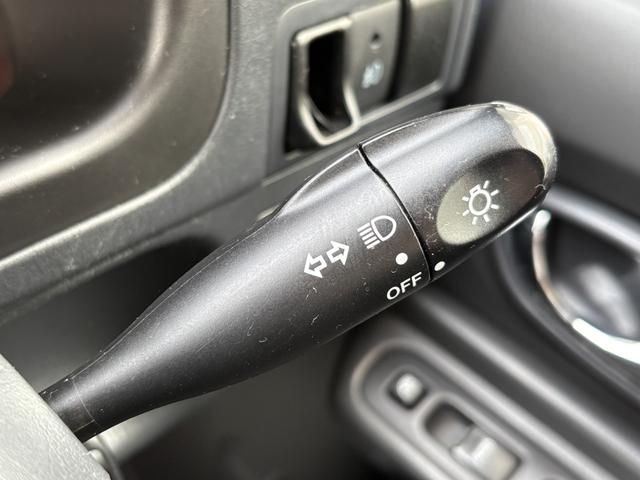 ジムニー クロスアドベンチャー　禁煙　パートタイム４ＷＤ　背面タイヤ　ＥＴＣ　ナビ　地デジＴＶ　ＤＶＤ　ＵＳＢ　シートヒーター　ハーフレザーシート　純正フロアマット　純正アルミホイール　ドアバイザー　フォグランプ　保証書　取扱説明書（17枚目）