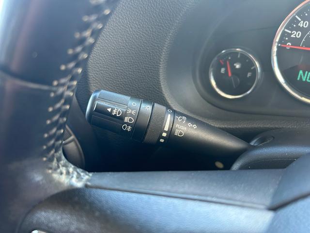 ジープ・ラングラーアンリミテッド スポーツ 4WD 社外ナビ フルセグTV DVD再生 Bluetooth接続 サイド バックカメラ デジタルミラー ドラレコ ETC クルコン ダウンヒルアシスト 横滑り防止 背面タイヤ 前後フォグランプ(6枚目)